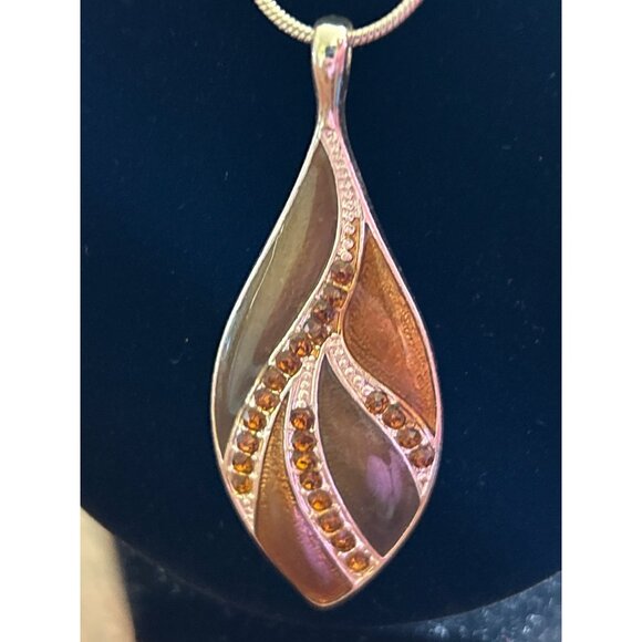 Silver Tone 16” Brown Teardrop Pendant Necklace With Amber-Colored Stones - Picture 2 of 3